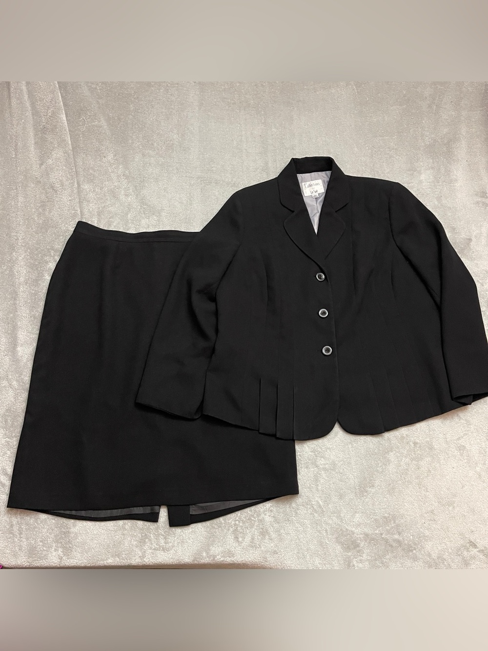 Collections for Le Suit Womens 16W Black Skirt Suit 3-Button Pleated Blazer Set
